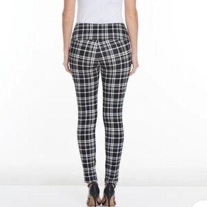 NWOT BBJ Los Angeles Ankle Plaid Pants - Leggings Black White Small